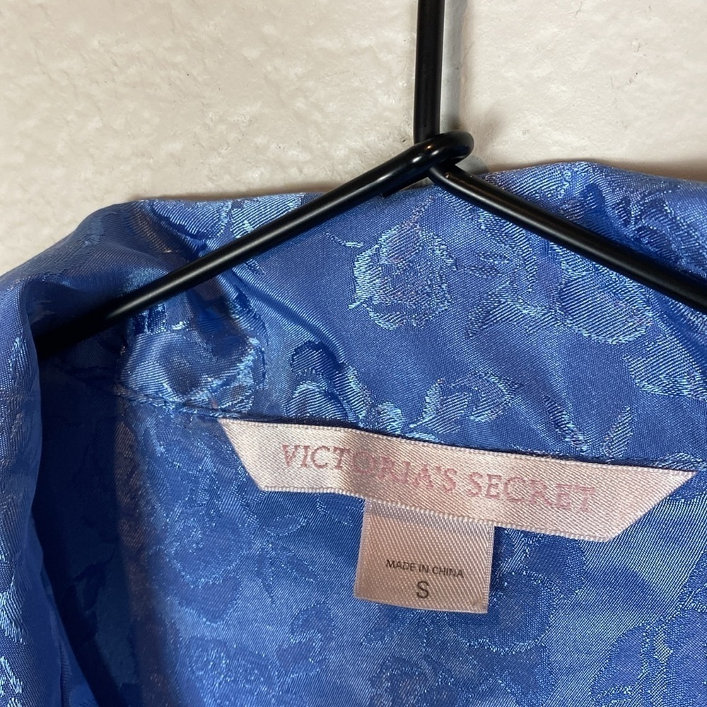 Vintage y2k Victoria’s Secret blue floral button-down - Picture 4 of 9
